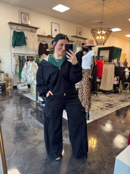 Cargo Pocket Wide Leg Pants