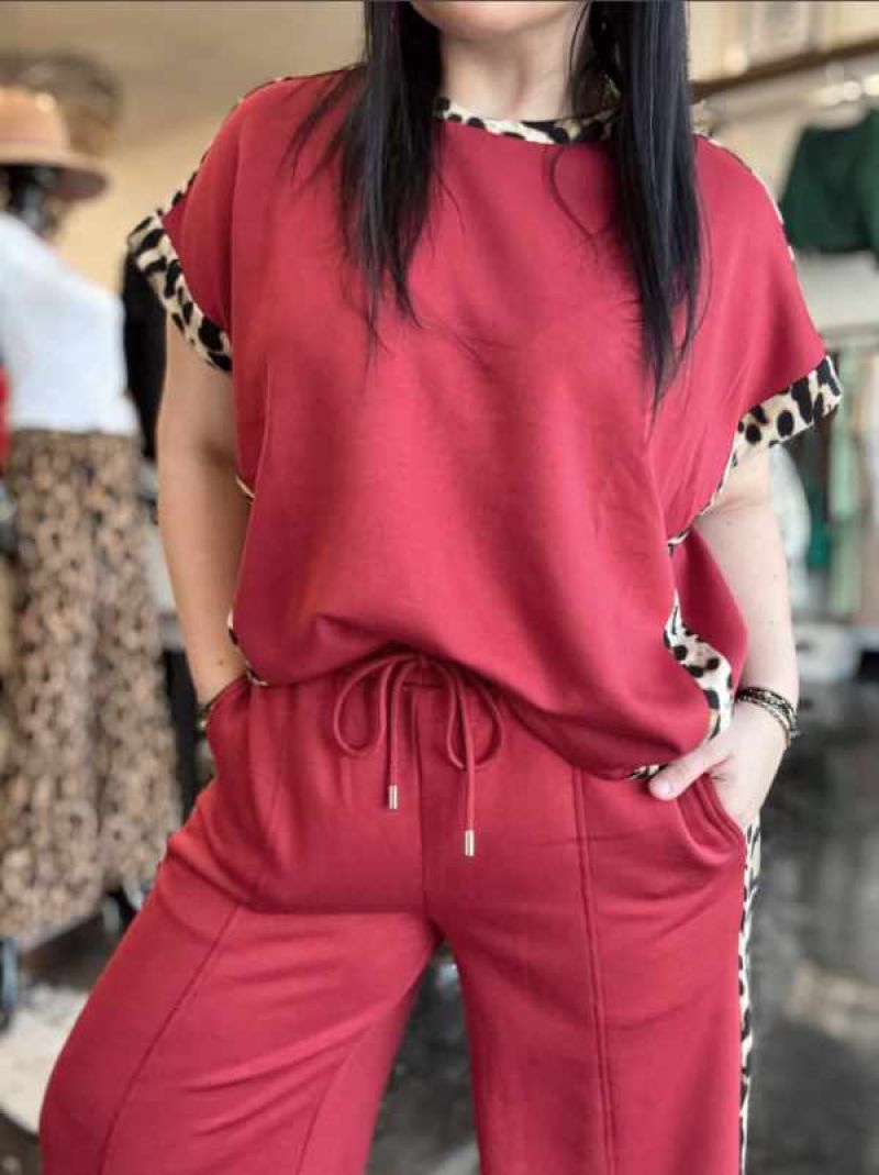 Close up of real waistband jeans designed for all day comfort at Hallie and Company